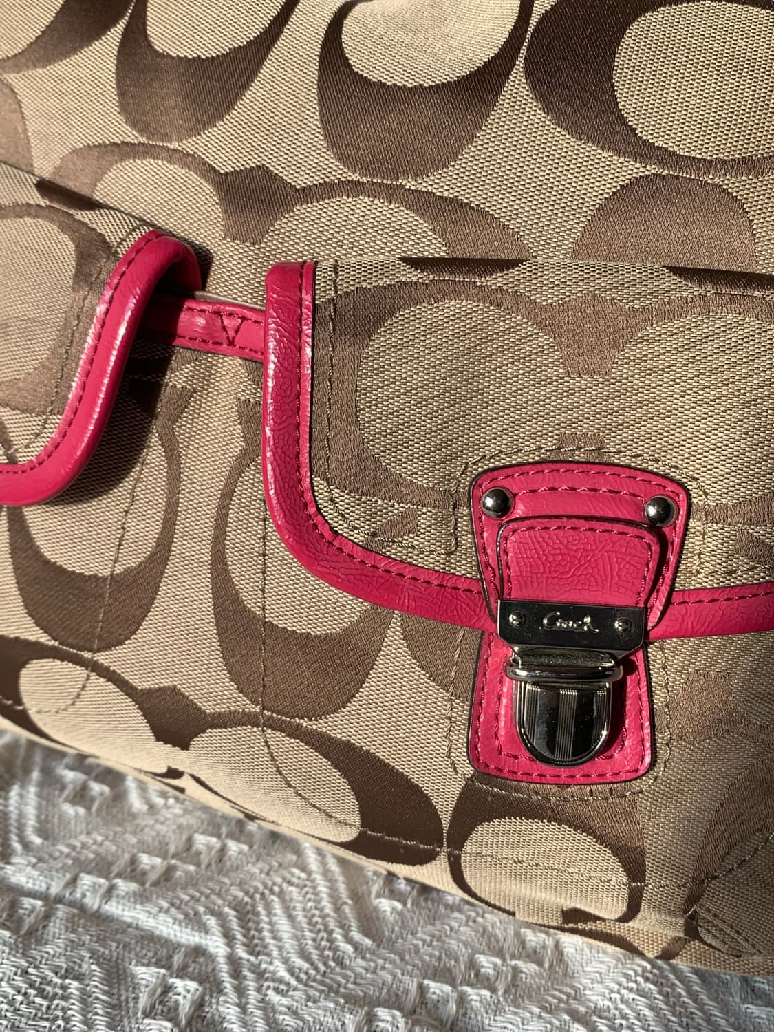 💗 Coach 베이지 핑크 투버클 숄더백 상품이미지3