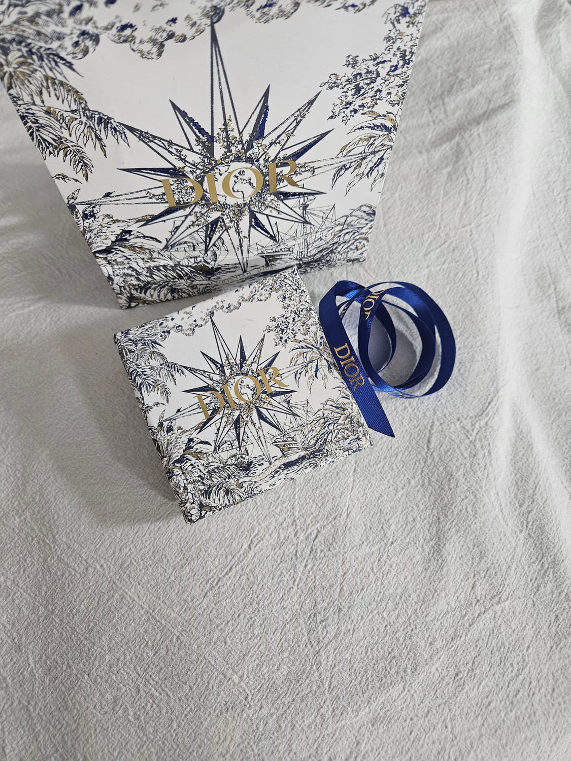 디올 홀리데이 박스 +쇼핑백+더스트 새상품 풀세트 상품이미지2