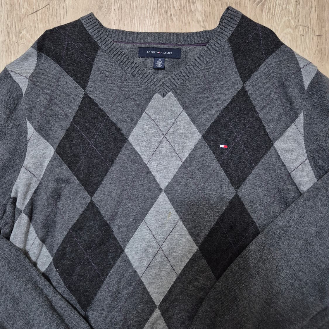 타미힐피거 미니 플래그 아가일 패턴 브이넥 니트 L(100) 상품이미지2