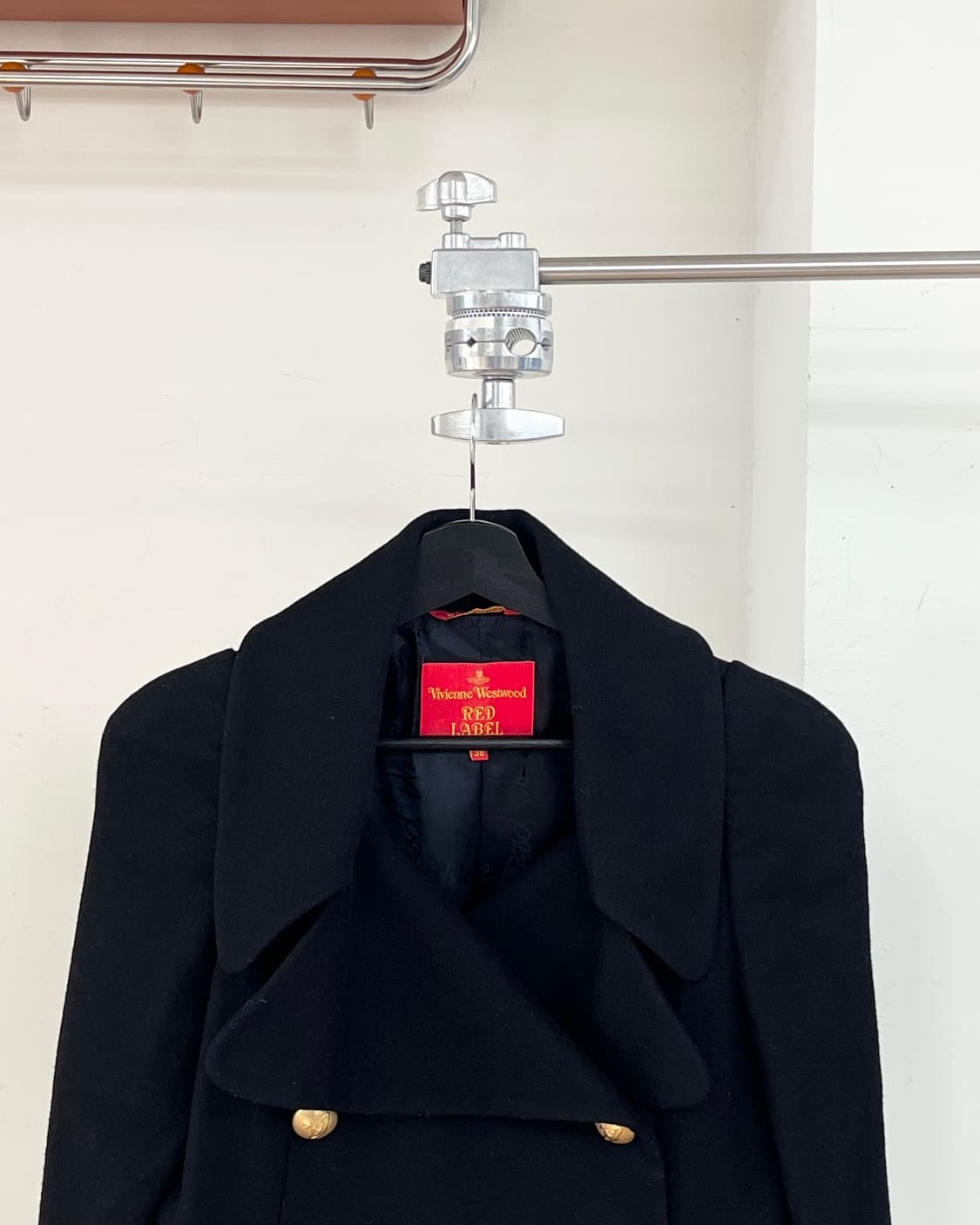 비비안 웨스트우드 레드라벨 블랙 골드버튼 하프 코트 상품이미지2