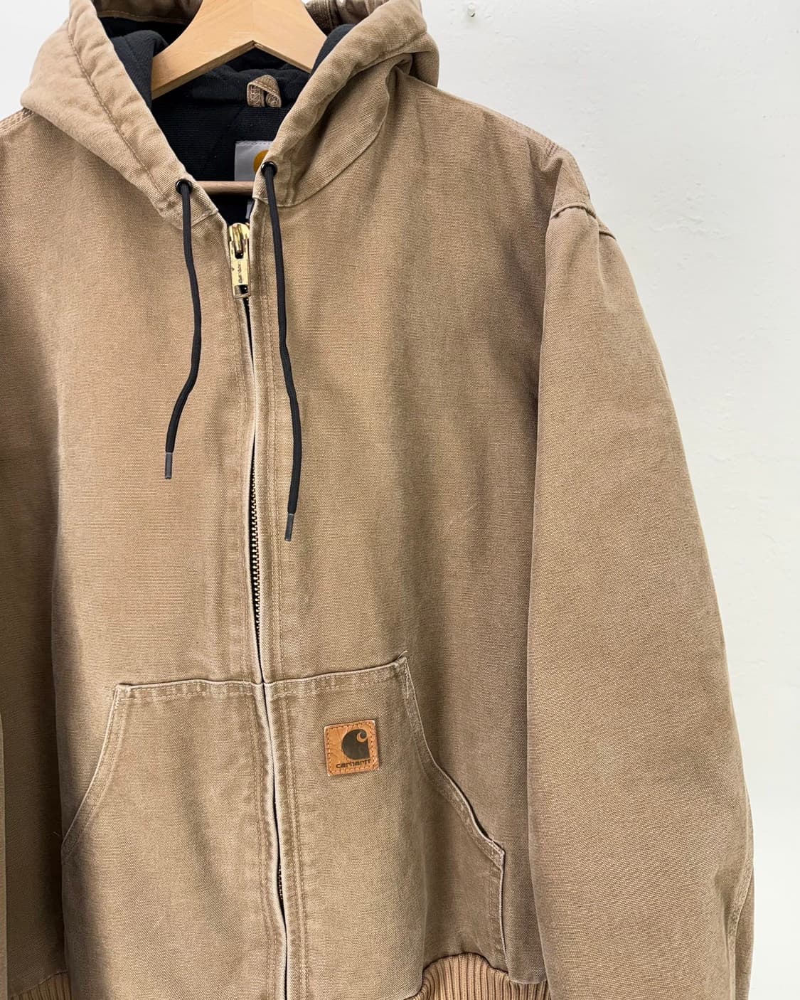 칼하트 브라운 j130 액티브 후디 집업 자켓 상품이미지3