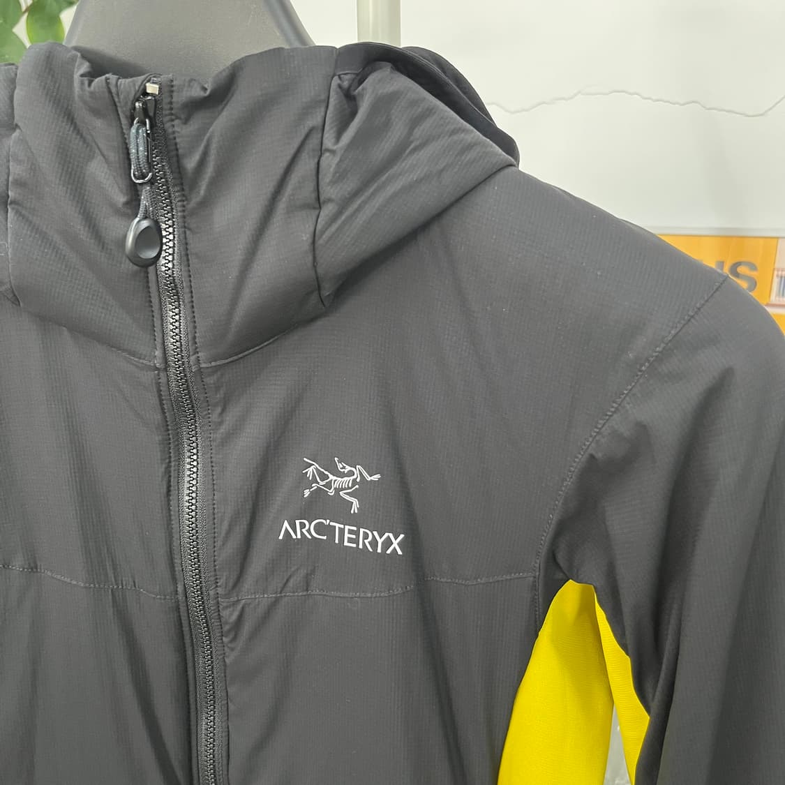 아크테릭스 우먼 아톰LT 후디 점퍼 S 상품이미지3