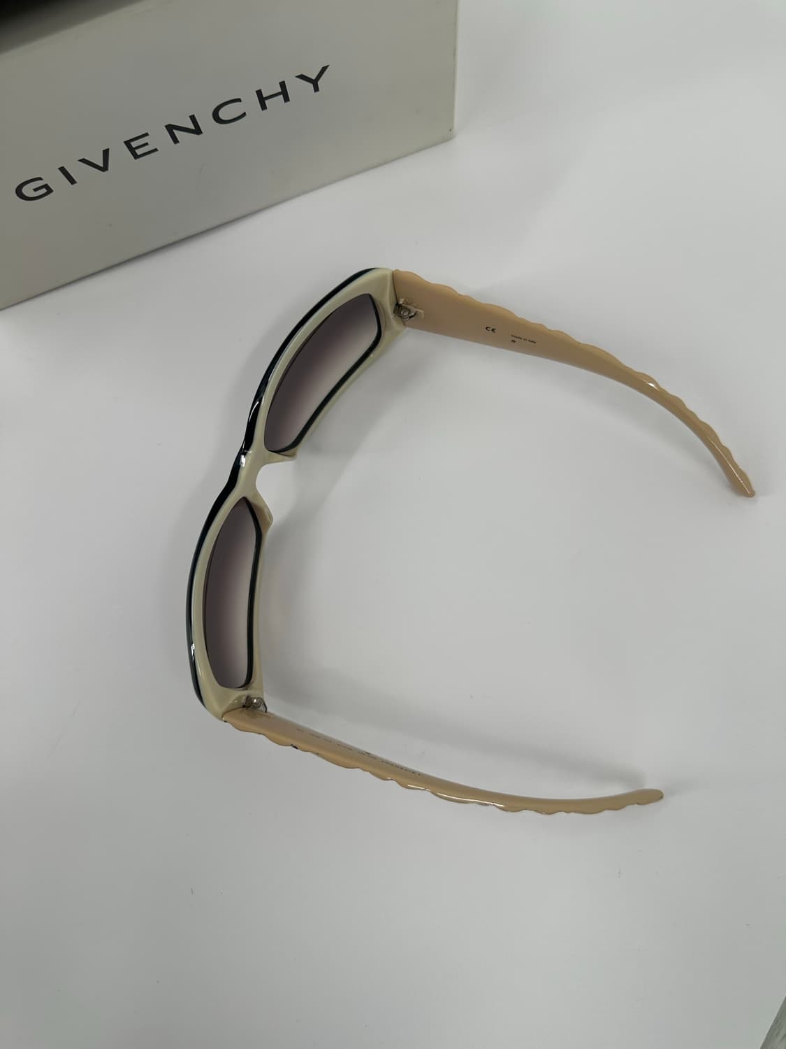 [새상품 무료배송] 정품 지방시 Made in Italy 선글라스 상품이미지5