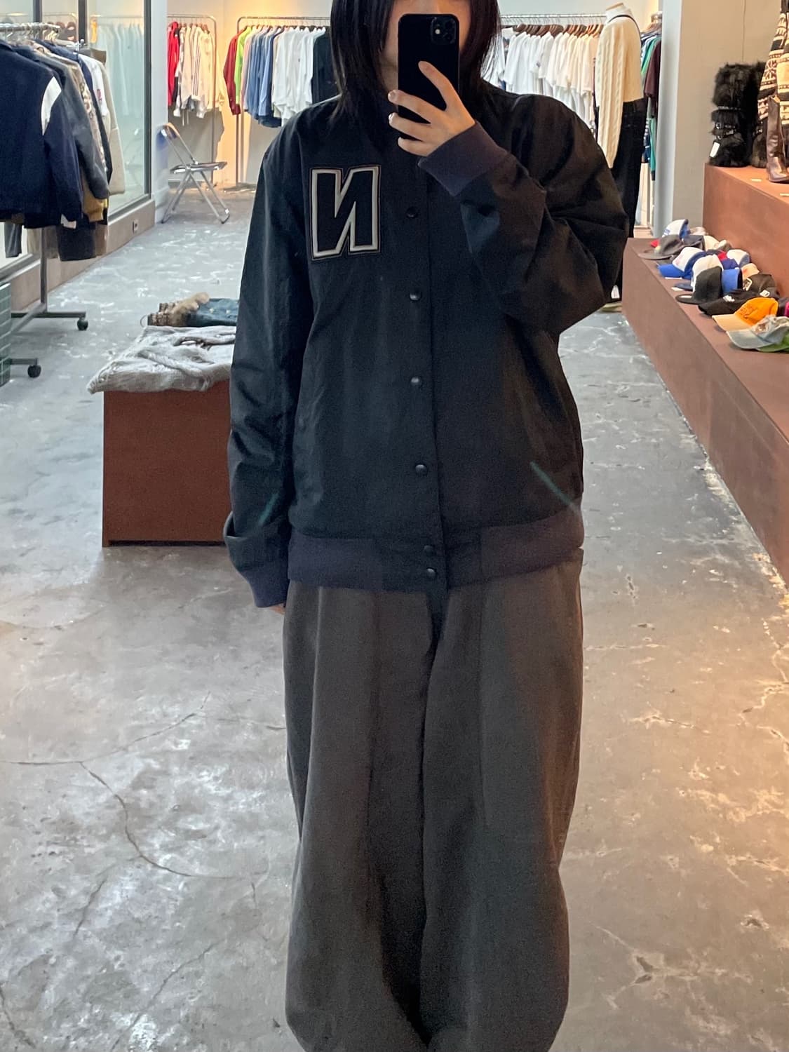 나이키 빅로고 사틴 바시티 블랙 재킷 H822 상품이미지2
