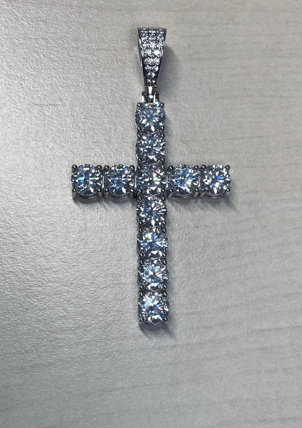 모이사나이트 11캐럿 십자가 ice 펜던트 (gra보증서 포함) 상품이미지1