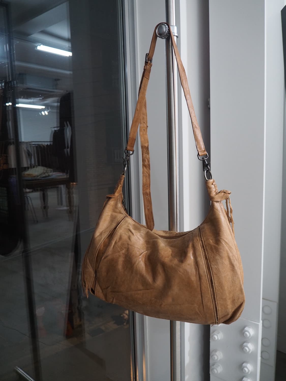 A.I.P leather cross bag  상품이미지4