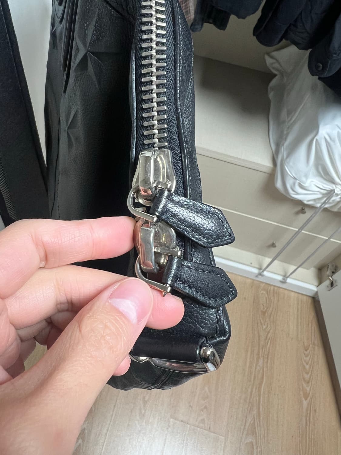 지방시 나이팅게일 스타 라지 레더백  상품이미지2