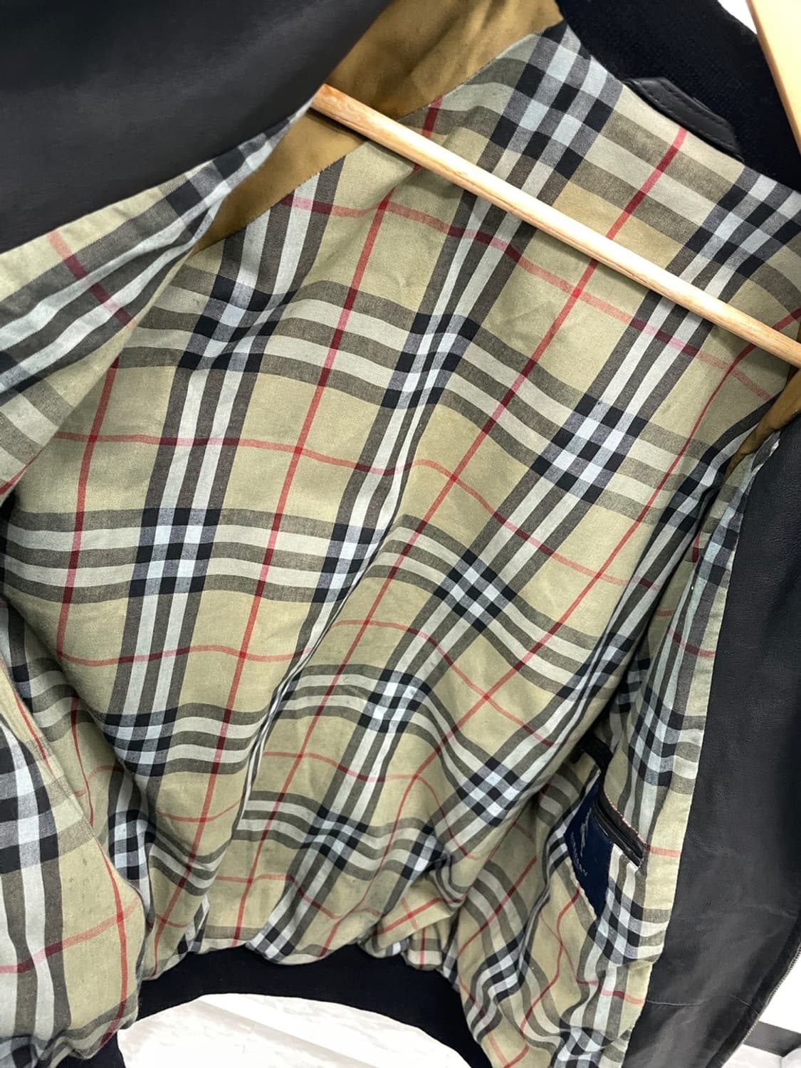 105) 버버리 레더 블루종 상품이미지5