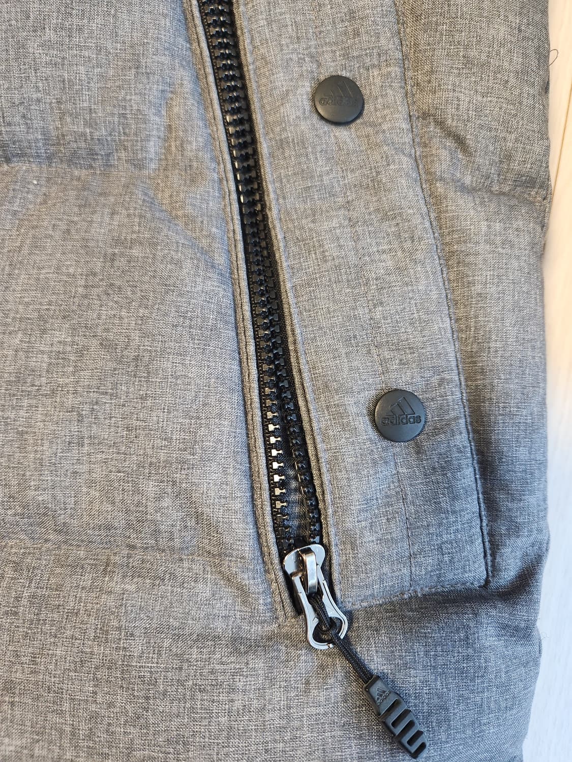 아디다스 남여공용DD70 울렌 덕다운 패딩 방풍 자켓 사이즈90(s)

 상품이미지4