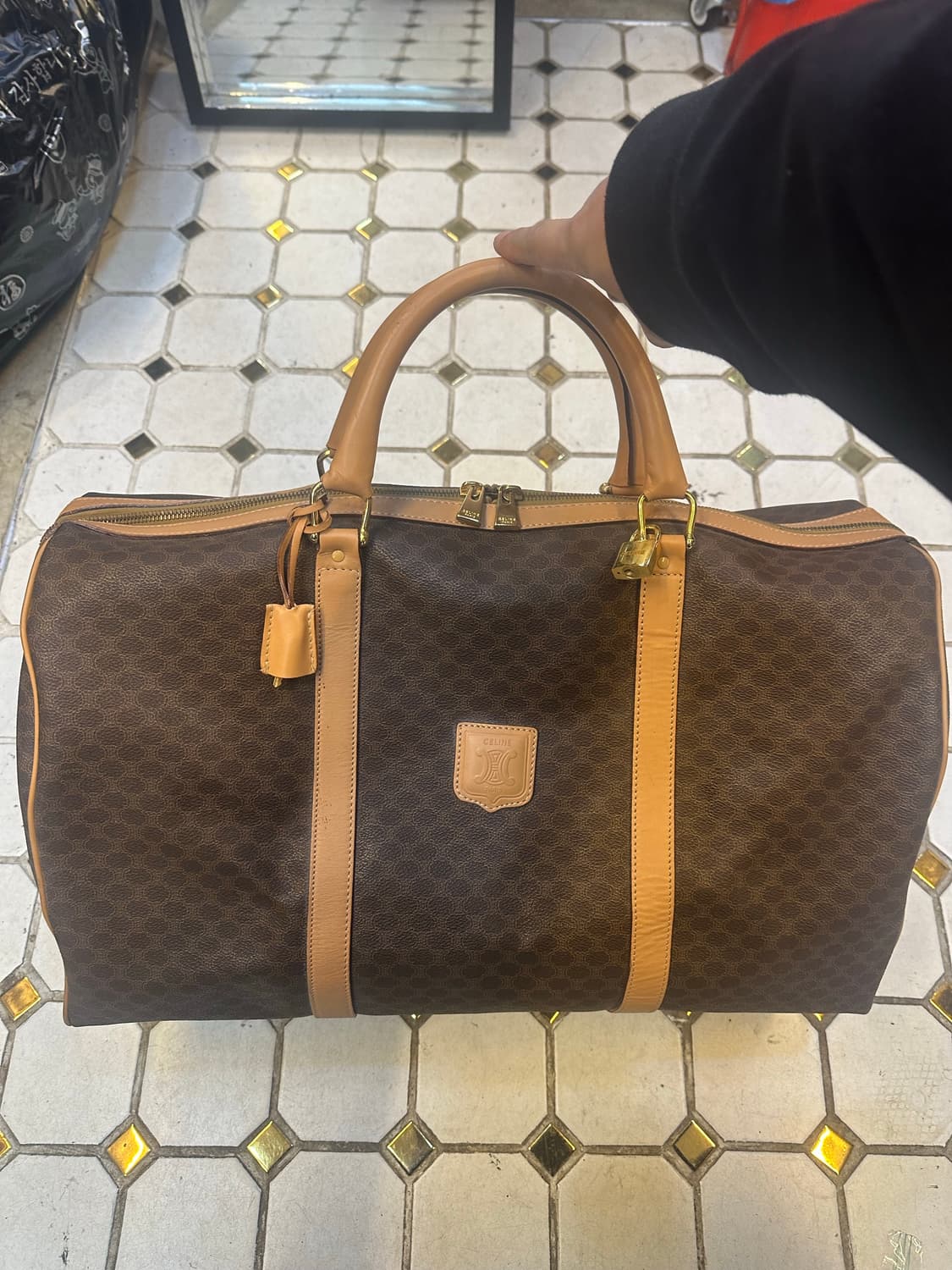 셀린느 마카담 보스턴백 브라운 상품이미지1