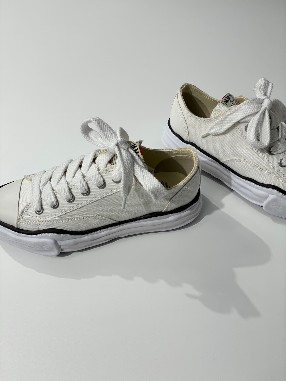 메종 미하라 야스히로 피터슨 OG 솔 캔버스 로우 스니커즈 화이트 상품이미지2