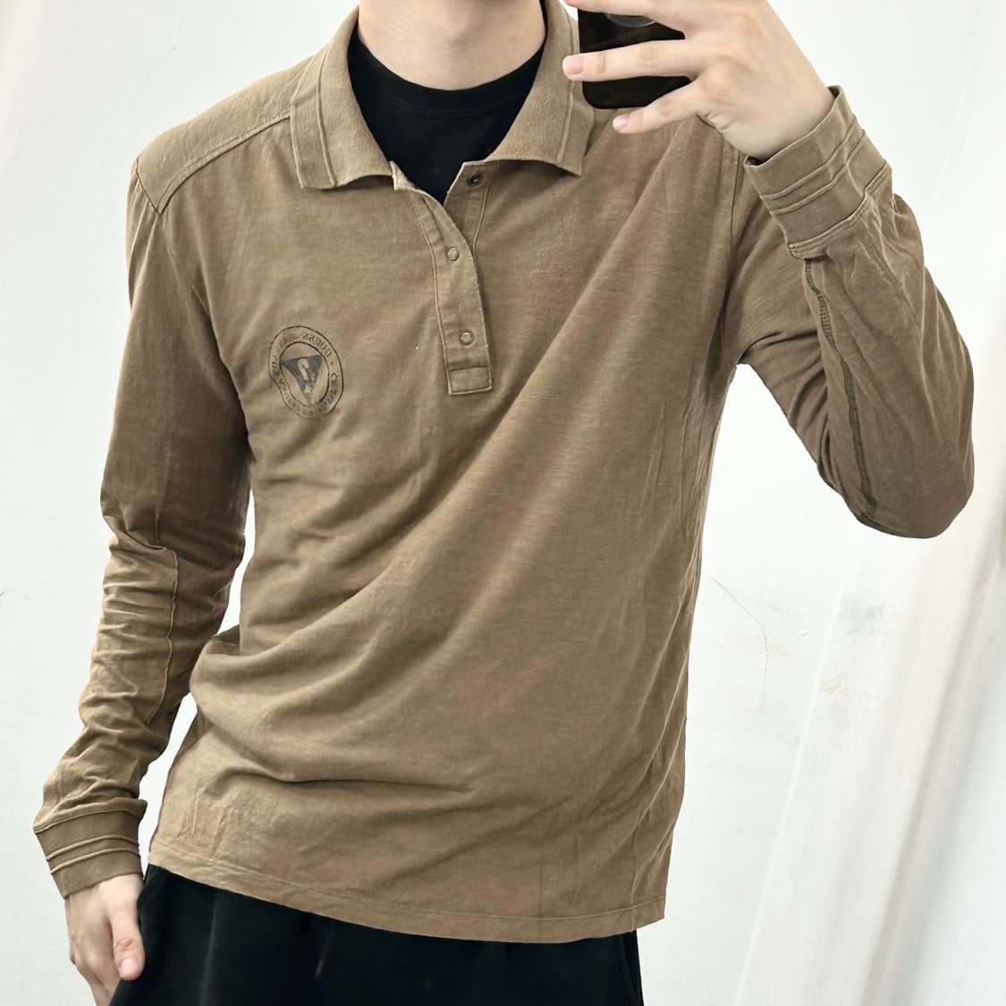 Guess 게스 카라넥 롱슬리브 상품이미지1