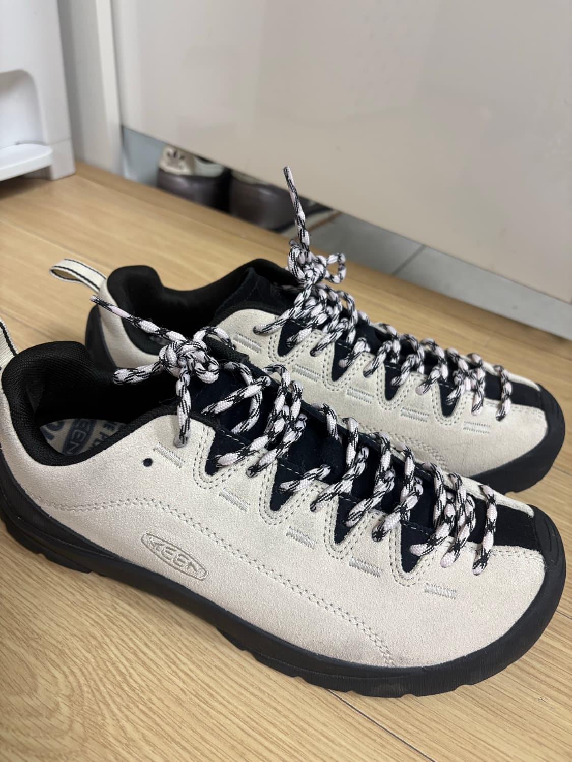 2회 착용) 킨 keen 재스퍼 아이보리 245mm 상품이미지3