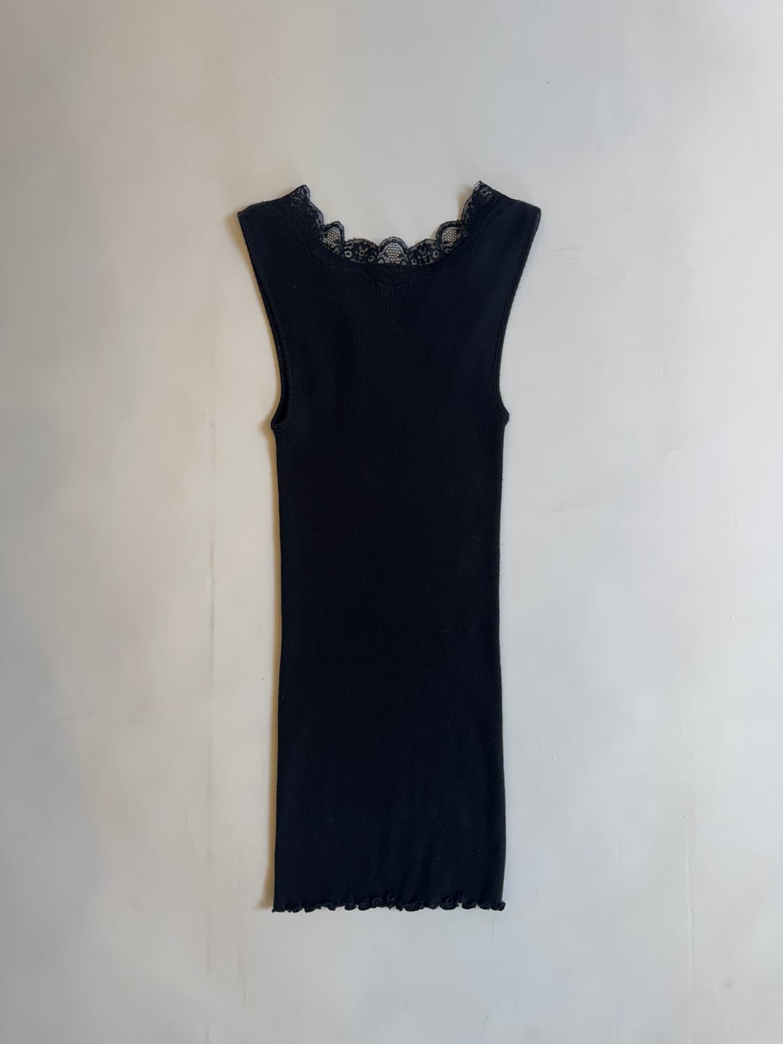 Black Lace-Neck Ribbed Tank Top  상품이미지3