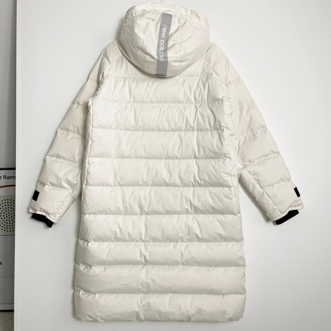 D2 뉴발란스 여성용 화이트 컬러 롱 다운 재킷 95사이즈 상품이미지3