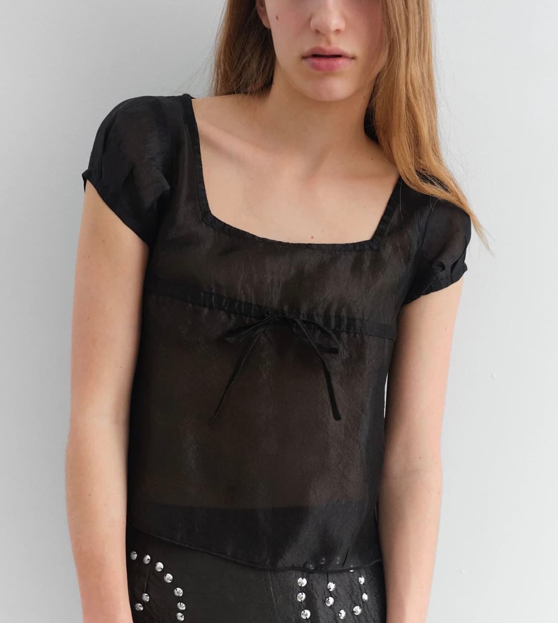 기마구아스 스퀘어 네크라인 실크 탑 - M, 블랙 상품이미지1