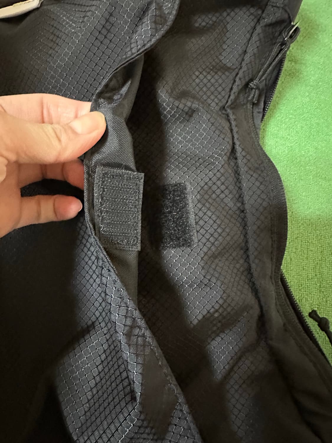 슈프림 스몰 메신저백 블랙 상품이미지5