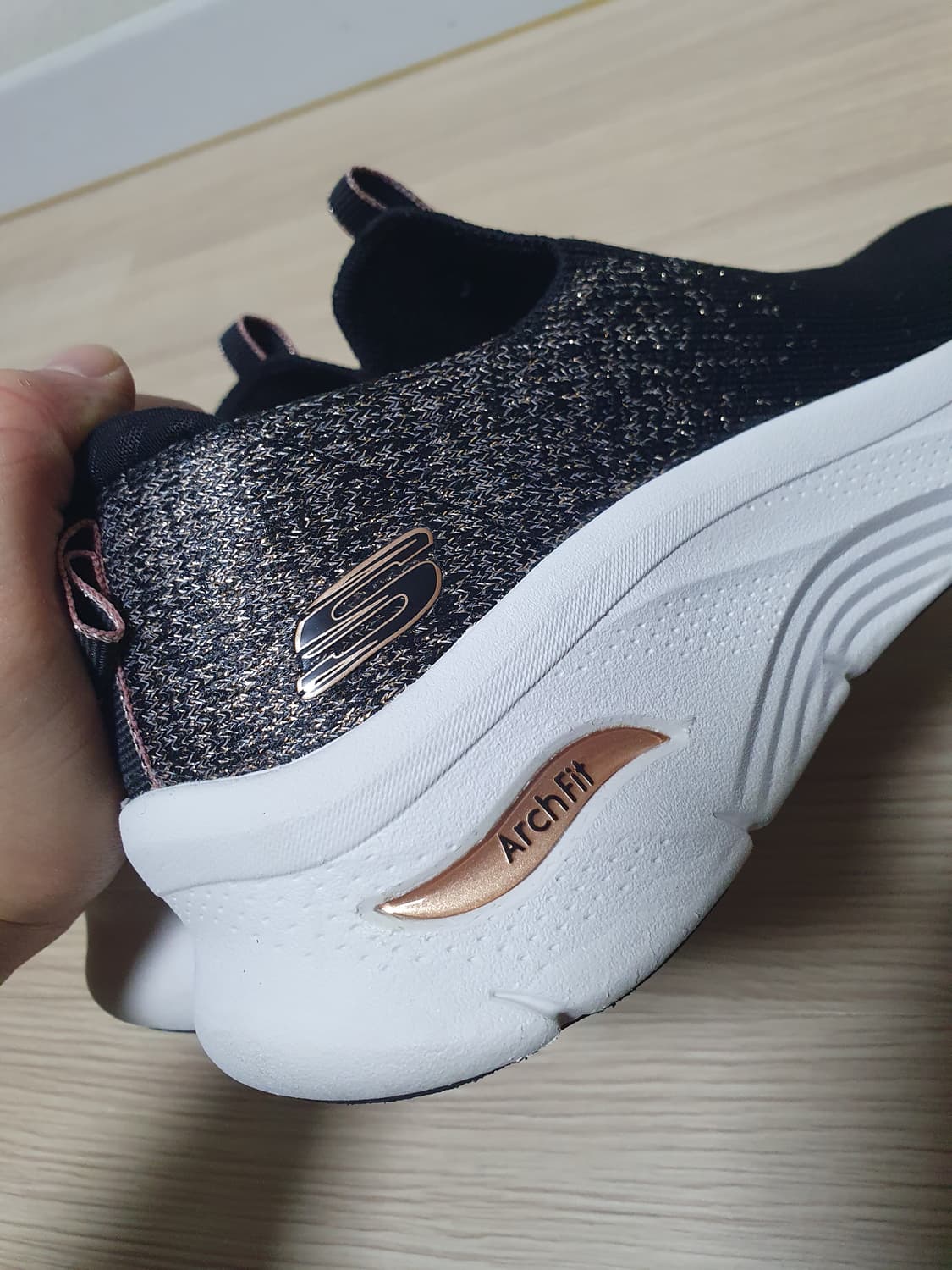 스케쳐스 아치핏 블랙 슬립온 운동화 240 상품이미지6