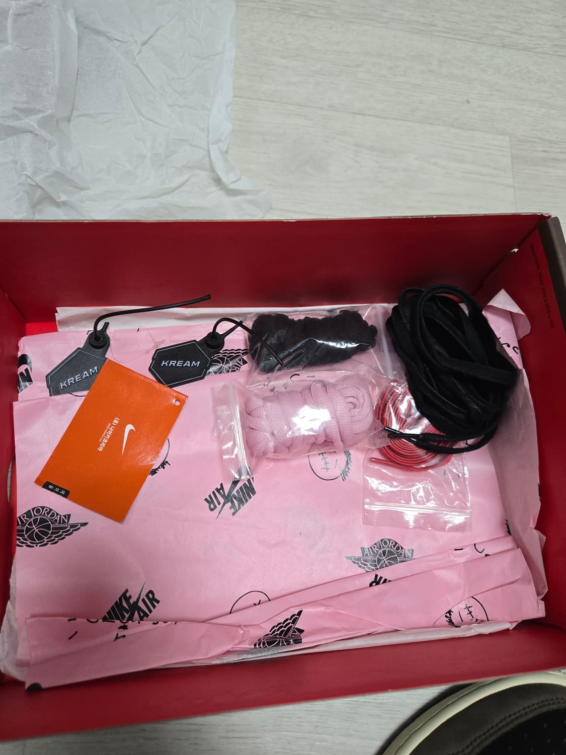 나이키 트레비스스캇 조던1로우 모카 OG 팝니다 255사이즈 상품이미지9