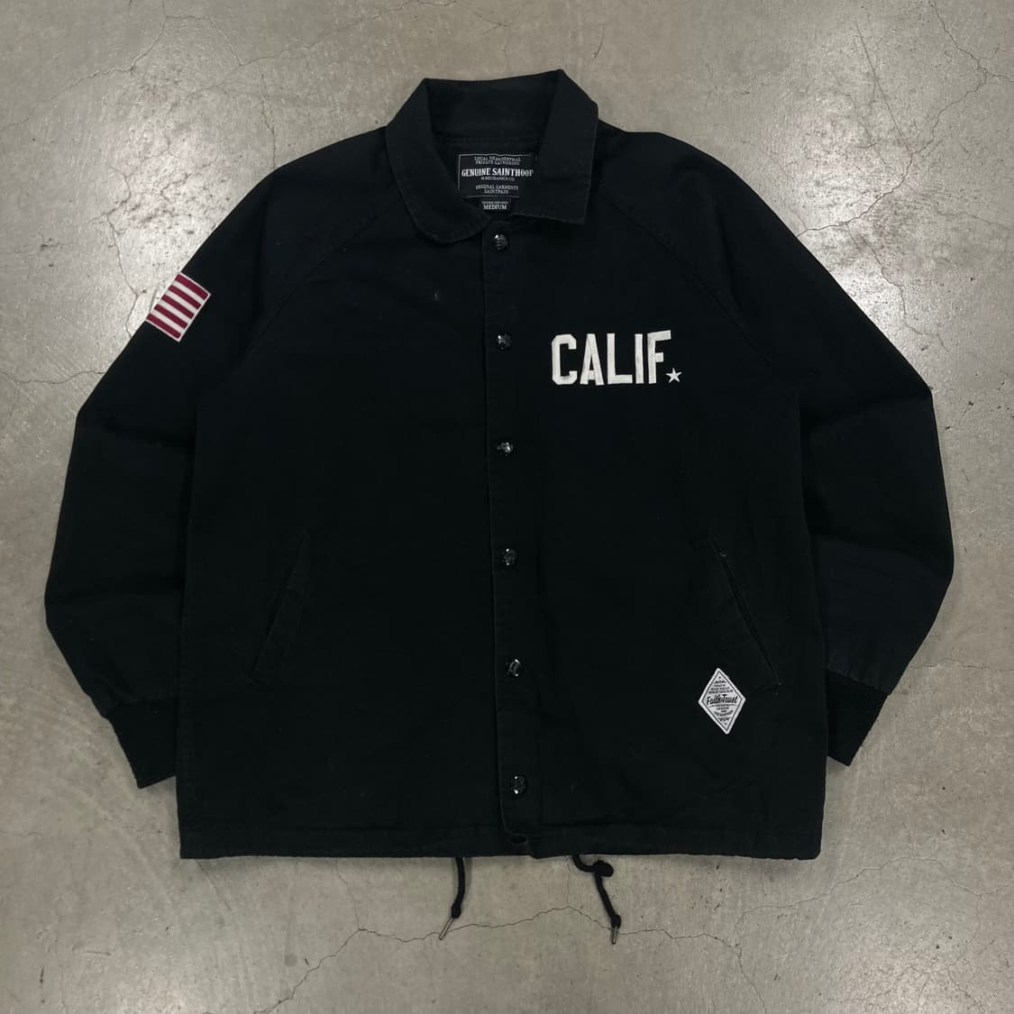 세인트페인 블랙 컬러 성조기 로고 코튼 코치 자켓 상품이미지1