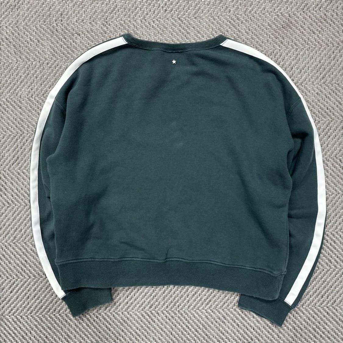 컨버스 크롭 맨투맨 v0245  상품이미지2