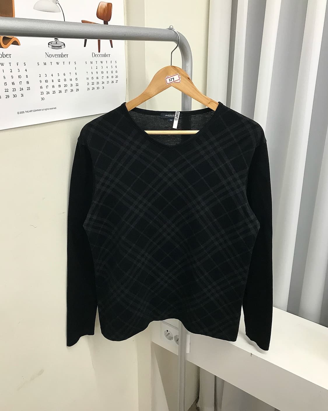 버버리 블랙 사선 체크 긴팔티 상품이미지1