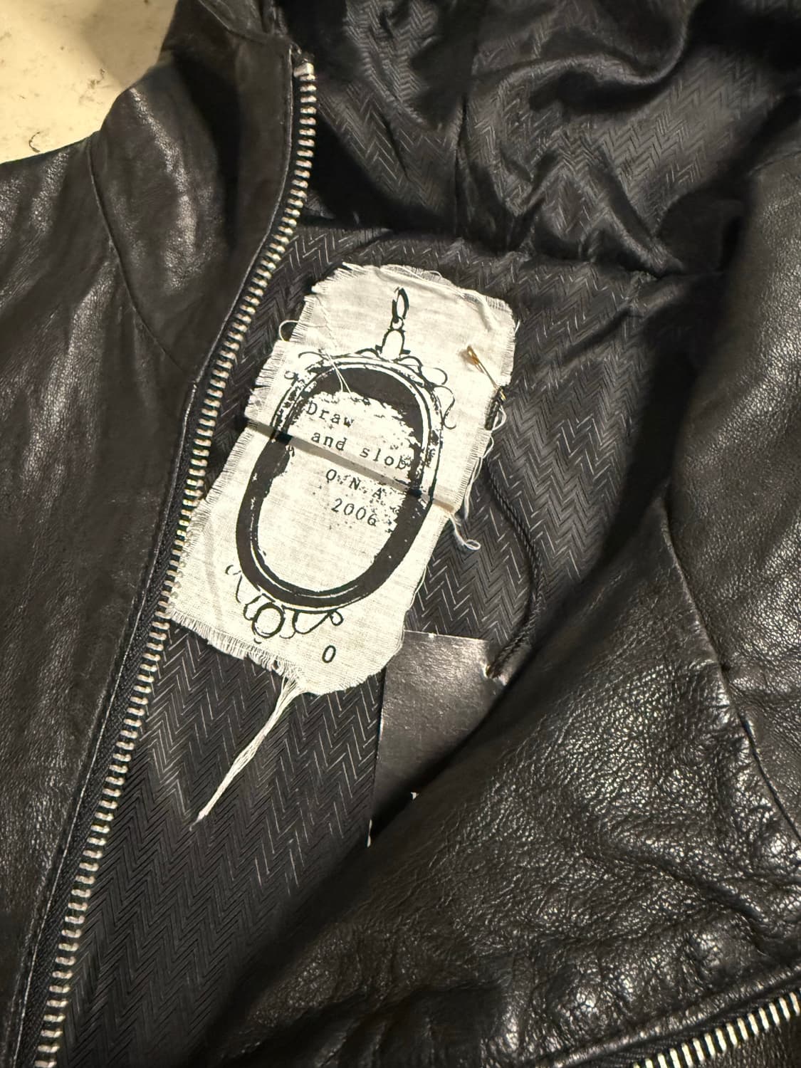 Diagonal zipper detail hood leather jk 상품이미지6