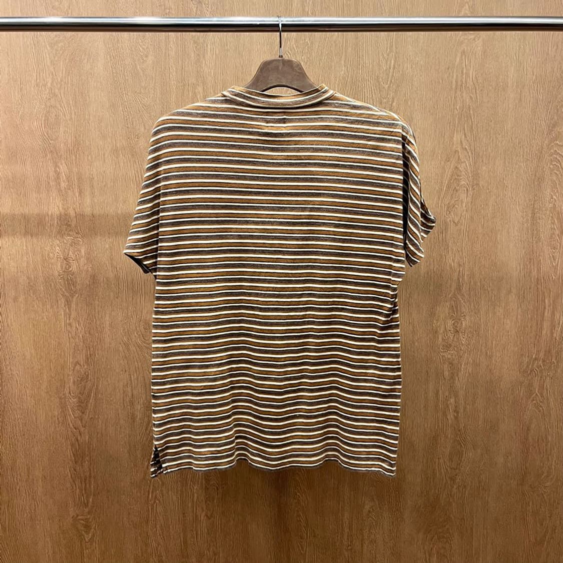 이세이미야케 반팔 티셔츠 스트라이프 패턴 디테일 루즈핏 브라운 상품이미지3