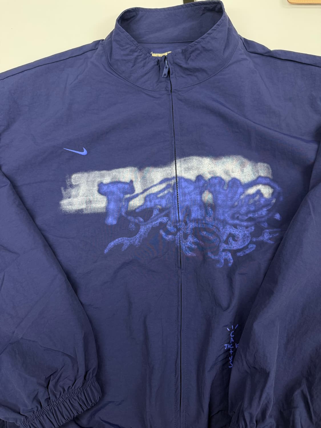 (교환)트래비스 스캇 캑터스잭 콜라보 프라그먼트 나이키 도쿄 윈드브레이커 상품이미지2