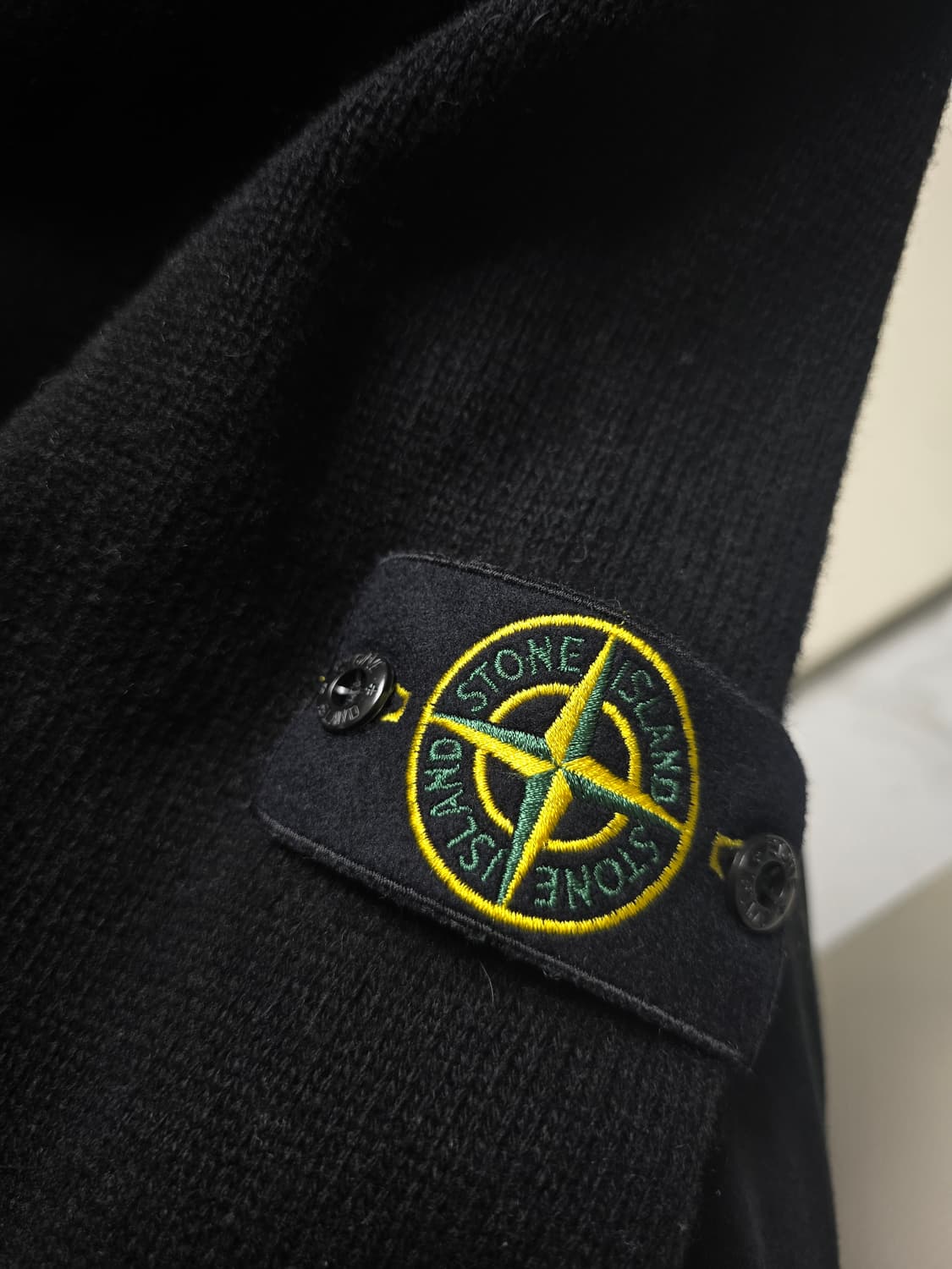 스톤아일랜드 남성 니트 가디건 블랙 상품이미지3