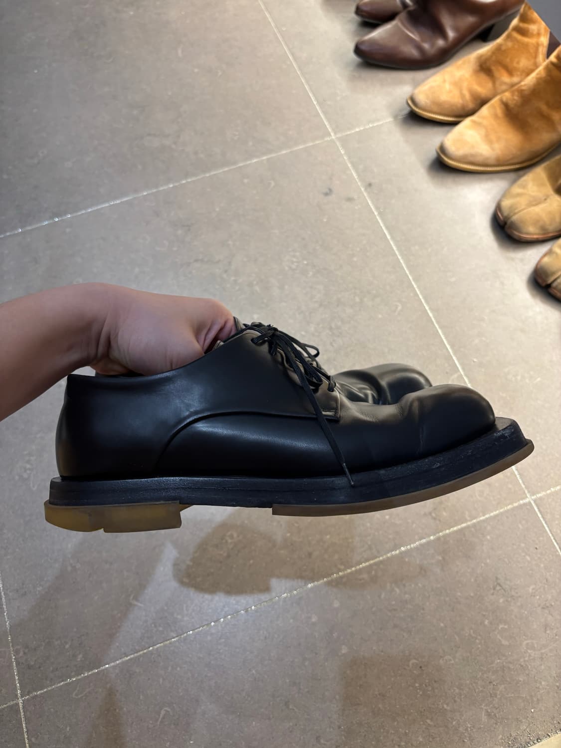 보테가베네타 스퀘어 더비 42 팝니다 상품이미지3