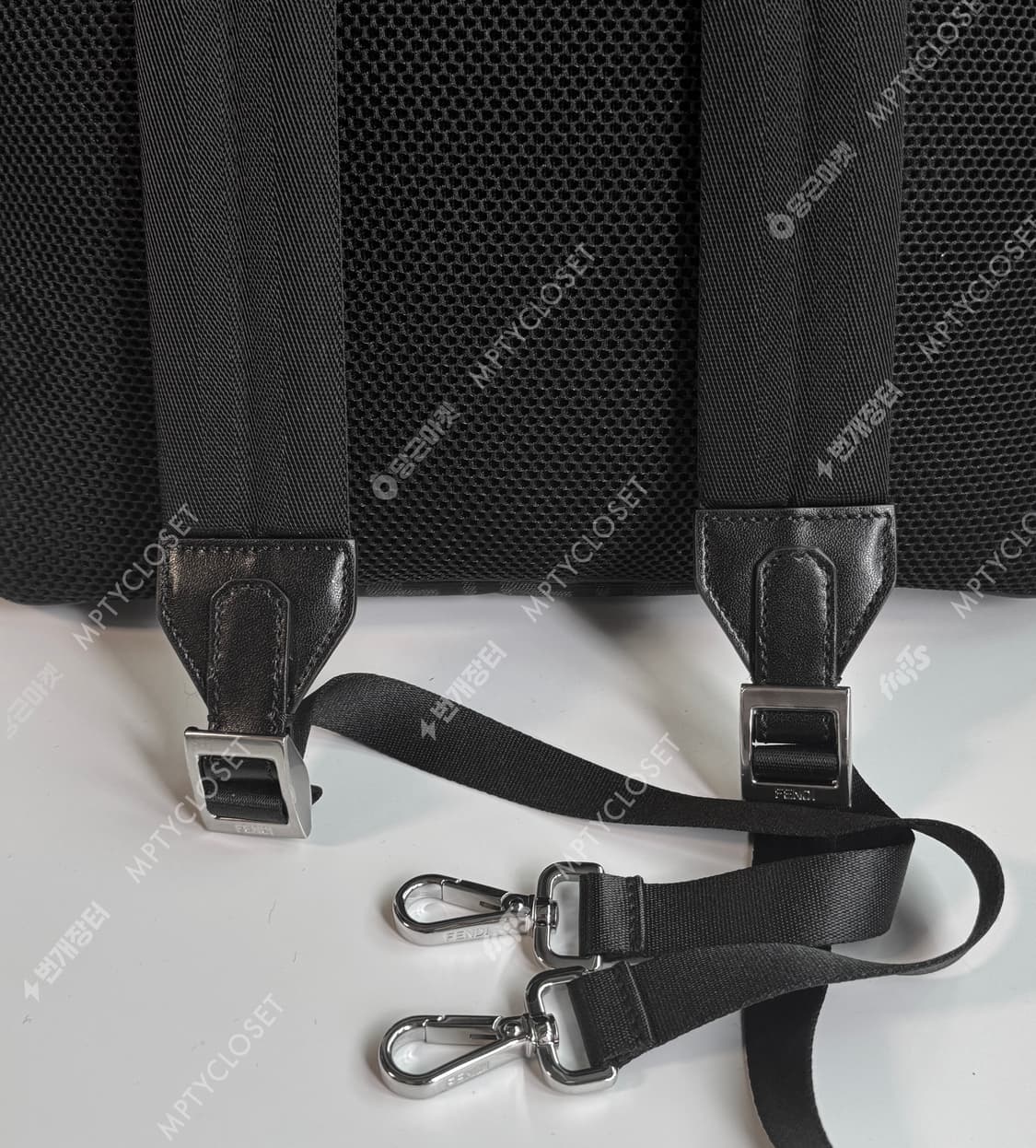펜디 모노그램 스트라이크 백팩 라지 7VZ056 상품이미지5