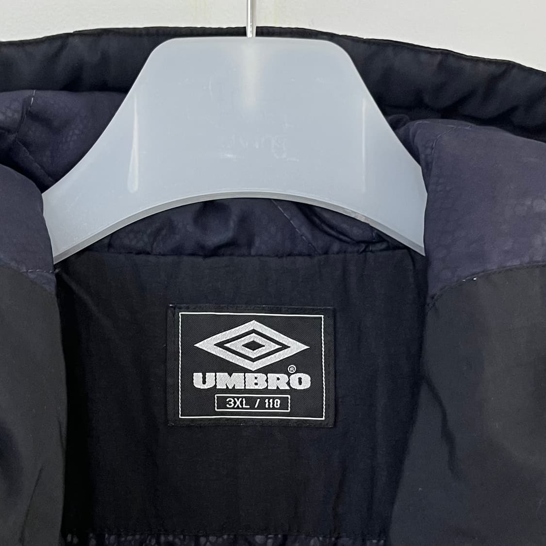 엄브로 올드스쿨 사이드라인 누빔안감 패딩 후드 점퍼 상품이미지7