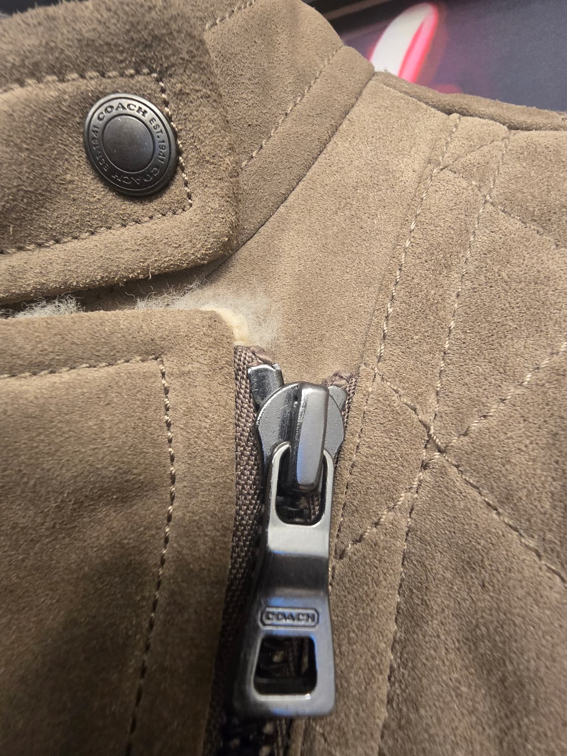 코치(Coach)의 스웨이드 가죽 재킷 상품이미지2