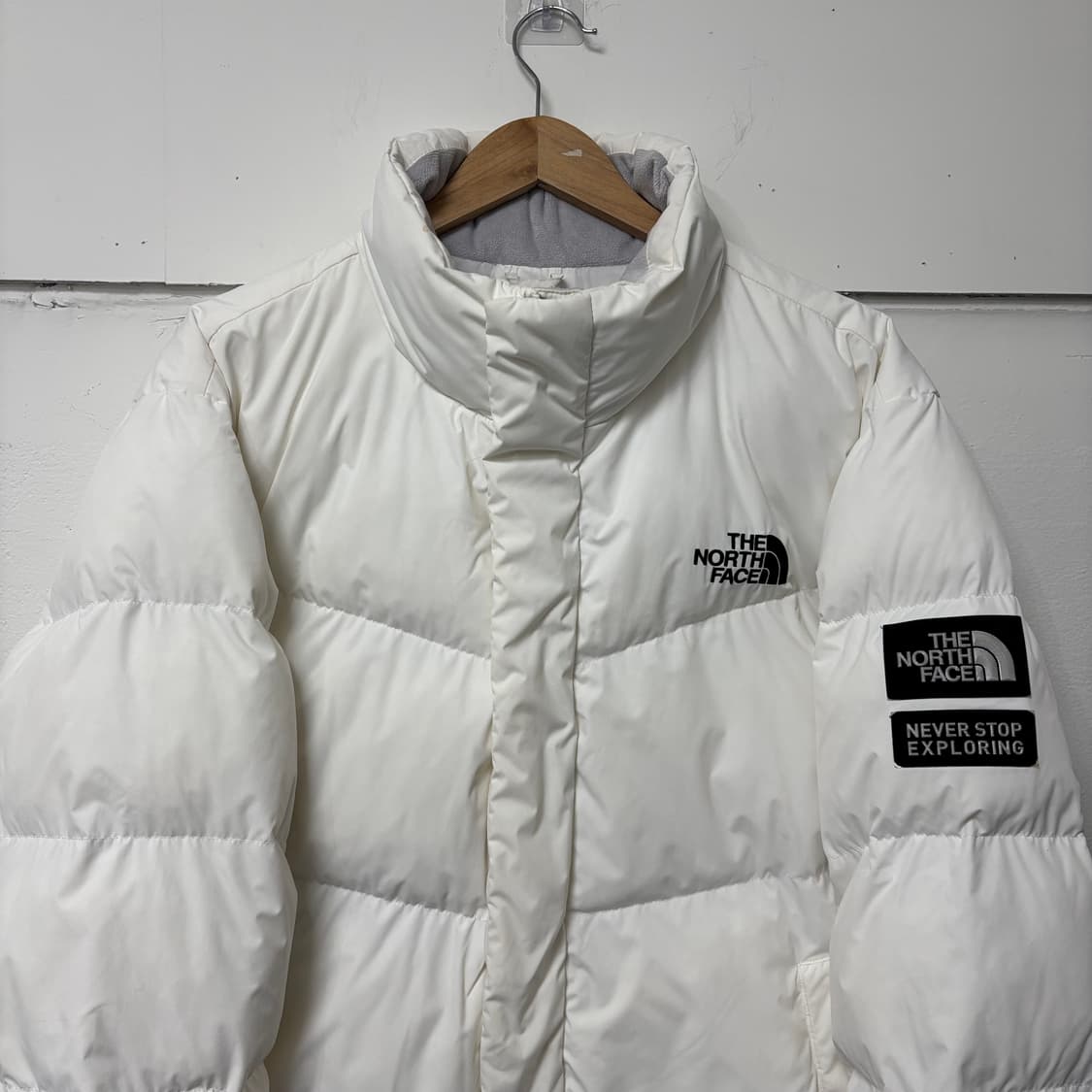 노스페이스 화이트 온볼 패딩 상품이미지2