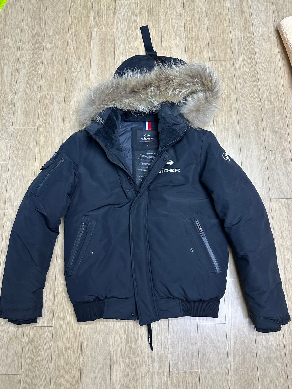 아이더 블랙 숏패딩 M사이즈 상품이미지1