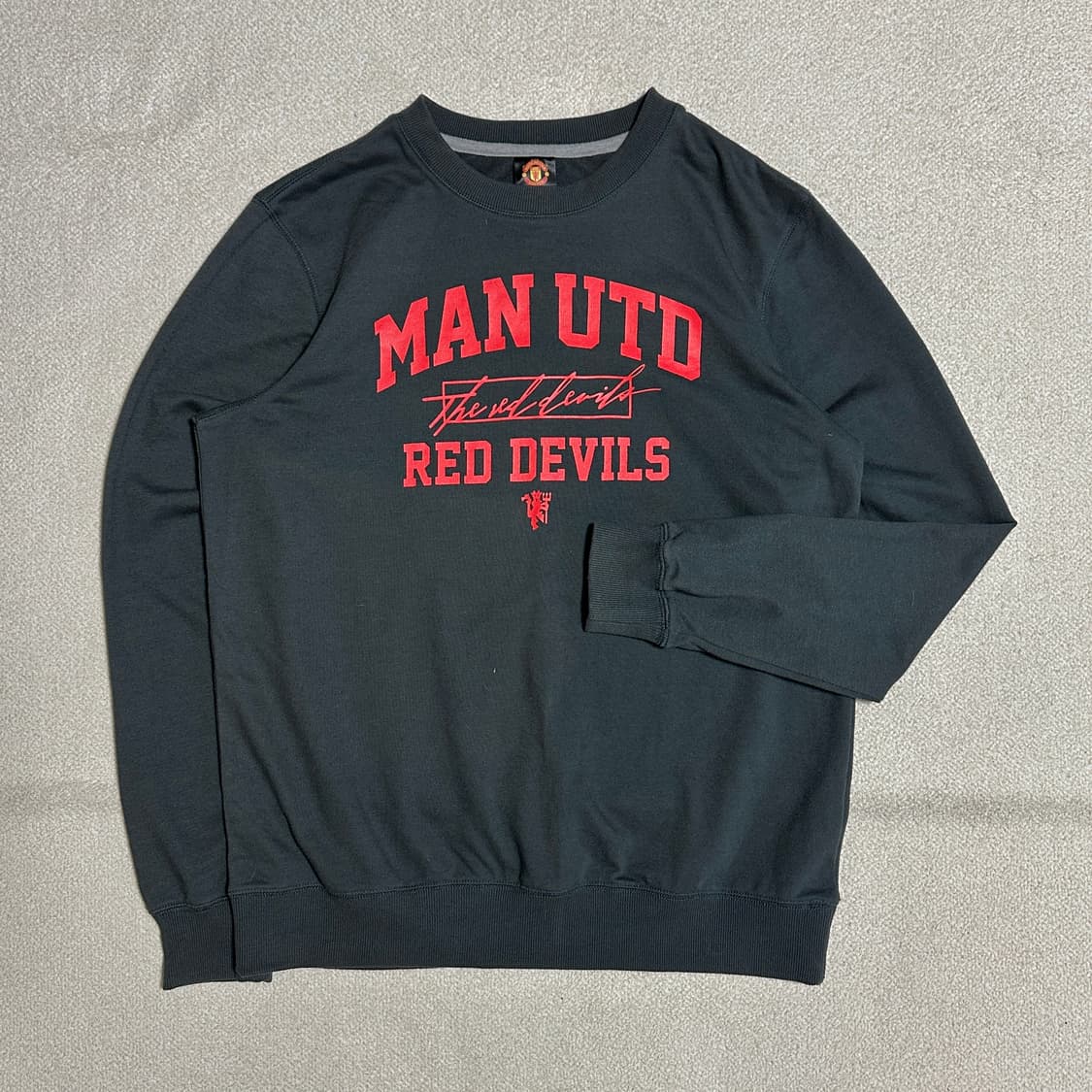 맨체스터 유나이티드 레드 데빌즈 맨투맨 상품이미지1