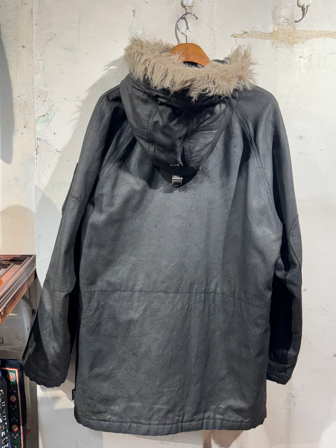 Burberry dark gray puffer jacket 상품이미지2