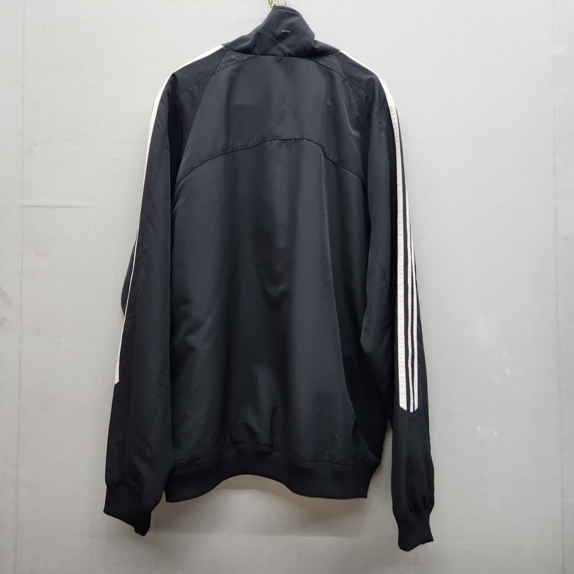 아디다스 삼선 로고 바람막이 2XL 상품이미지3