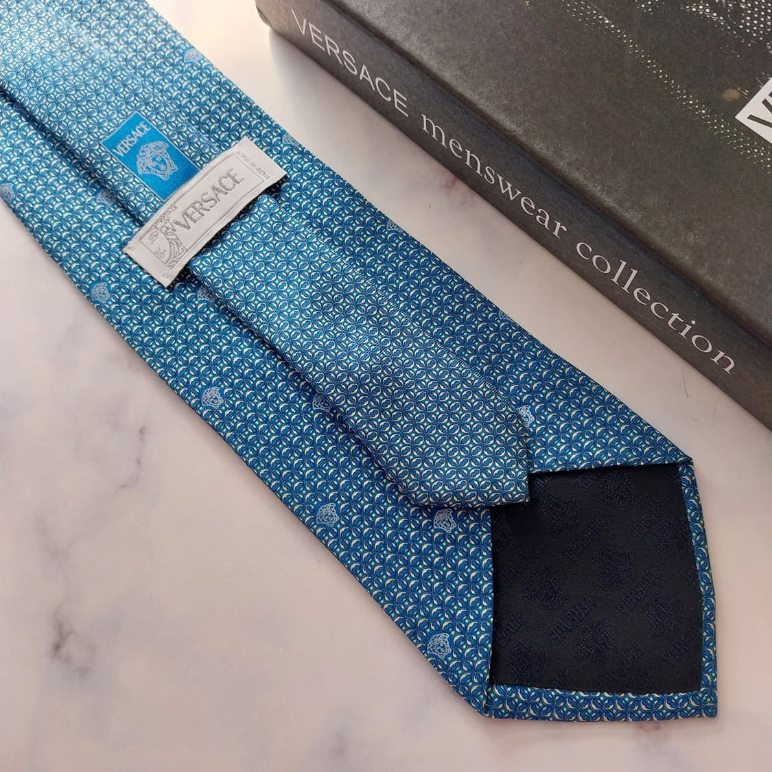 베르사체 실크 블루 메두사 패턴 넥타이 9.4cm A+등급 K1311
 상품이미지7