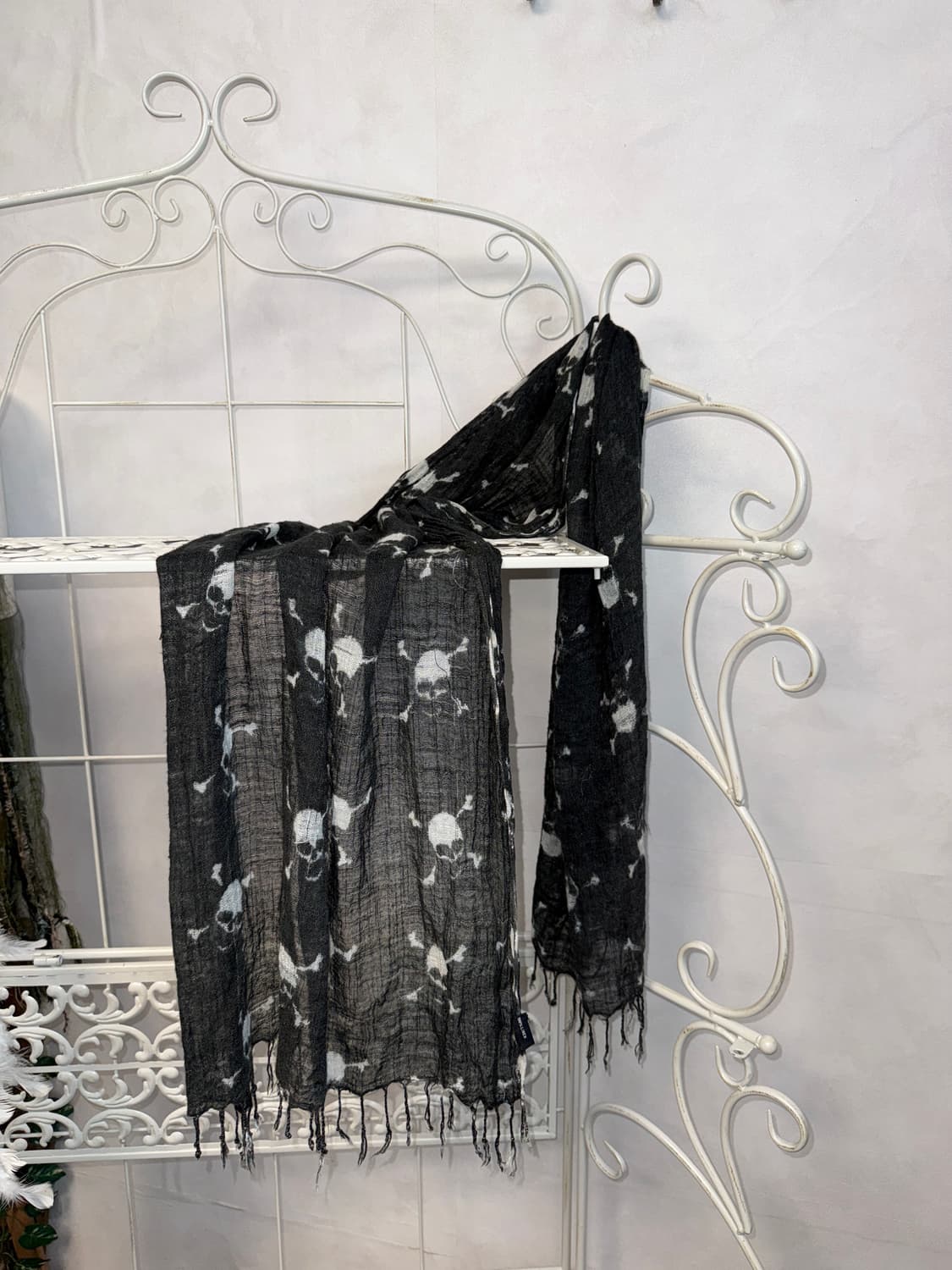 Black grunge skull linen scarf 상품이미지2