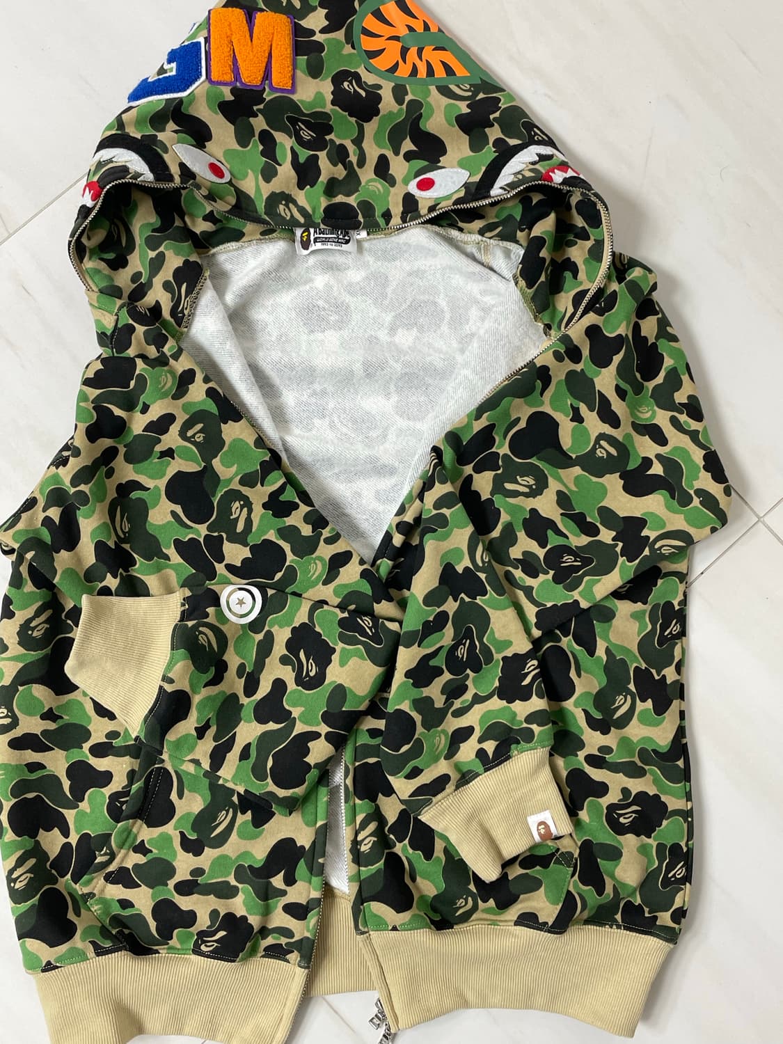 베이프 샤크 카모 후드집업 상품이미지3