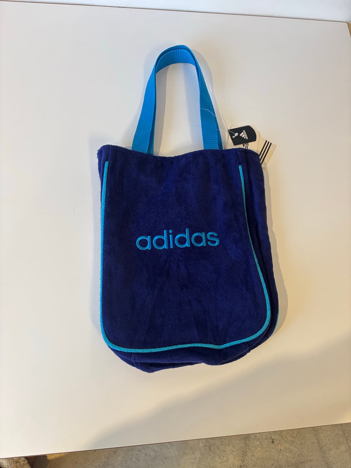 아디다스 타월 토트백 네이비색 상품이미지1
