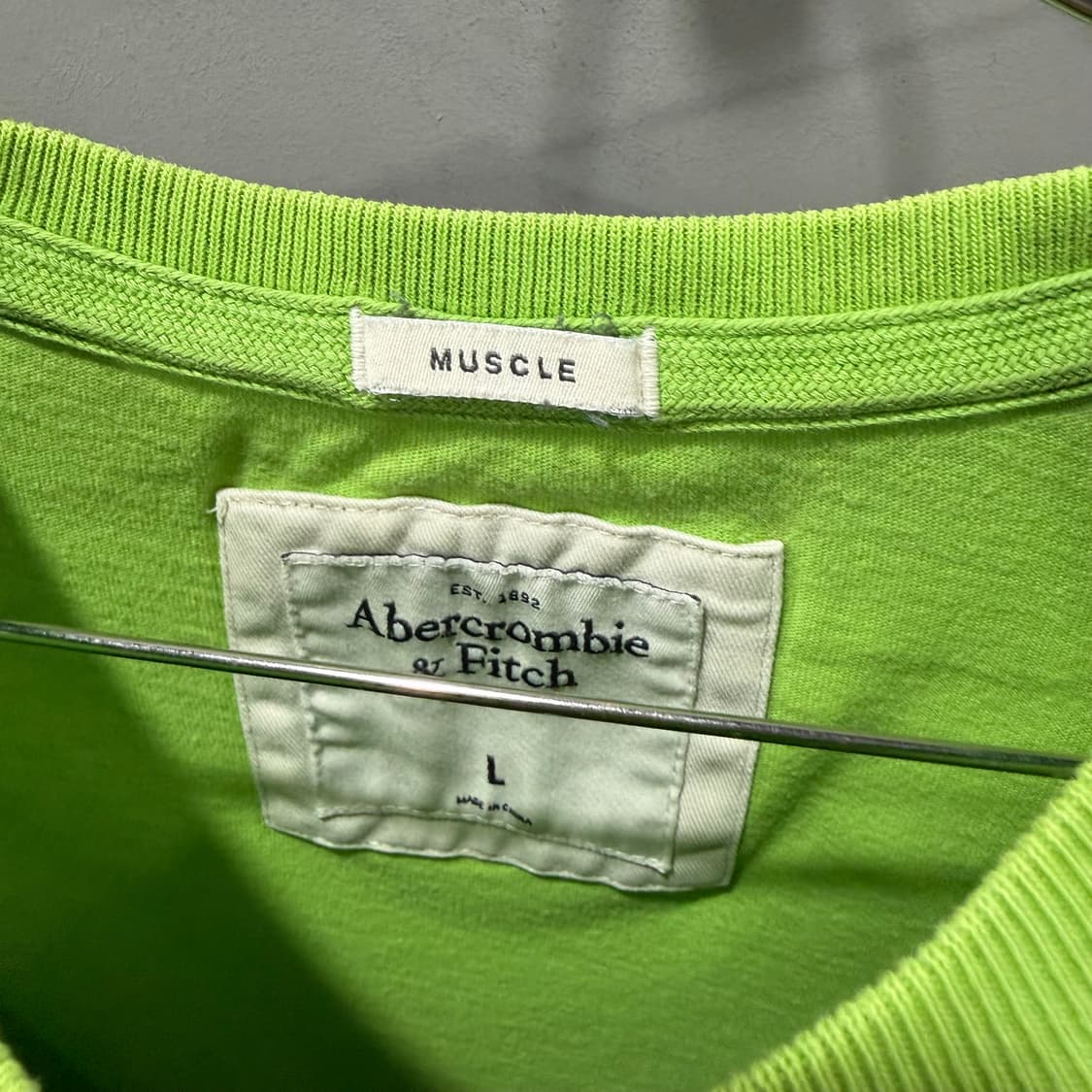 L 아베크롬비 Abercrombie 머슬핏 반팔 티셔츠 라임그린 상품이미지3
