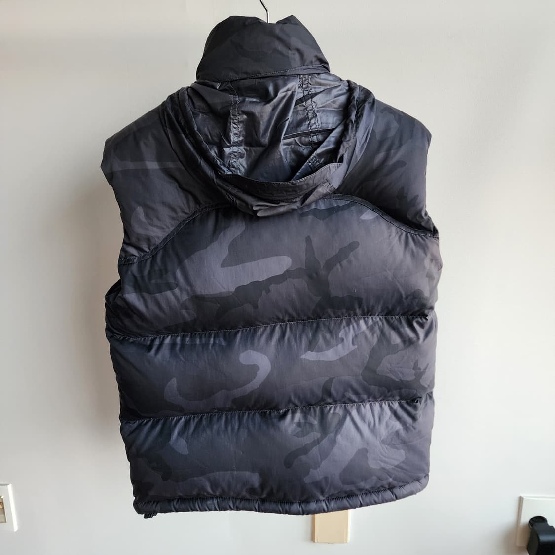 신품급!!일본판 노스페이스 700 눕시조끼 센터로고 카모S(100사이즈) 상품이미지3