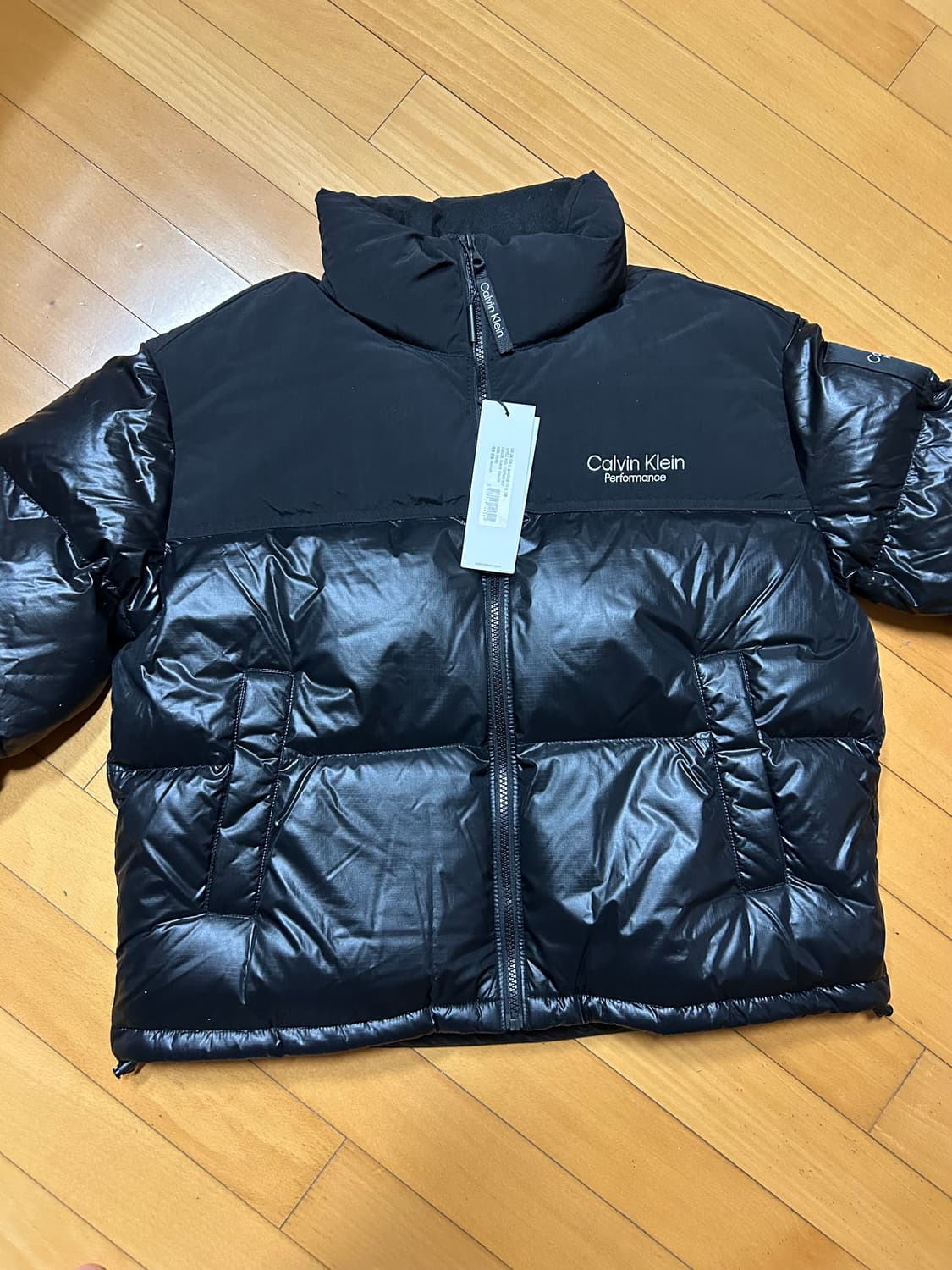 캘빈클라인 퍼포먼스 벌키 덕다운 숏패딩 블랙 상품이미지2