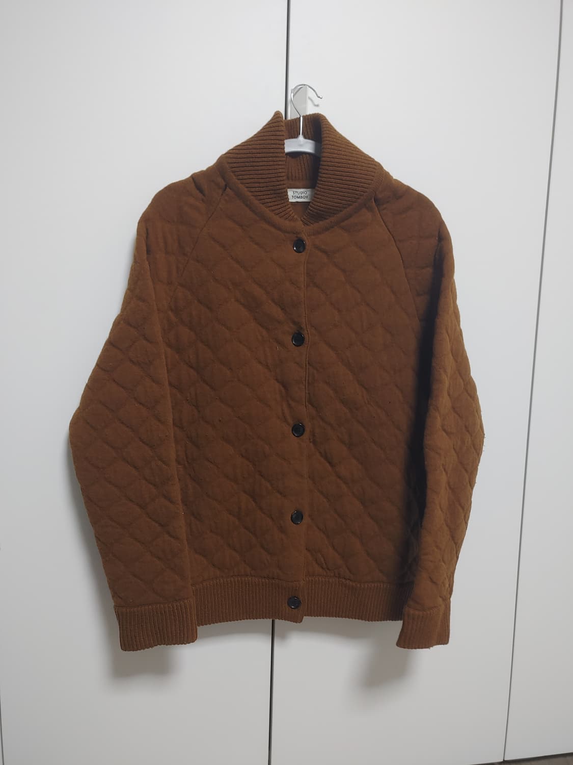 스튜디오톰보이  브라운퀼팅 니트 자켓 -FREE사이즈 상품이미지1