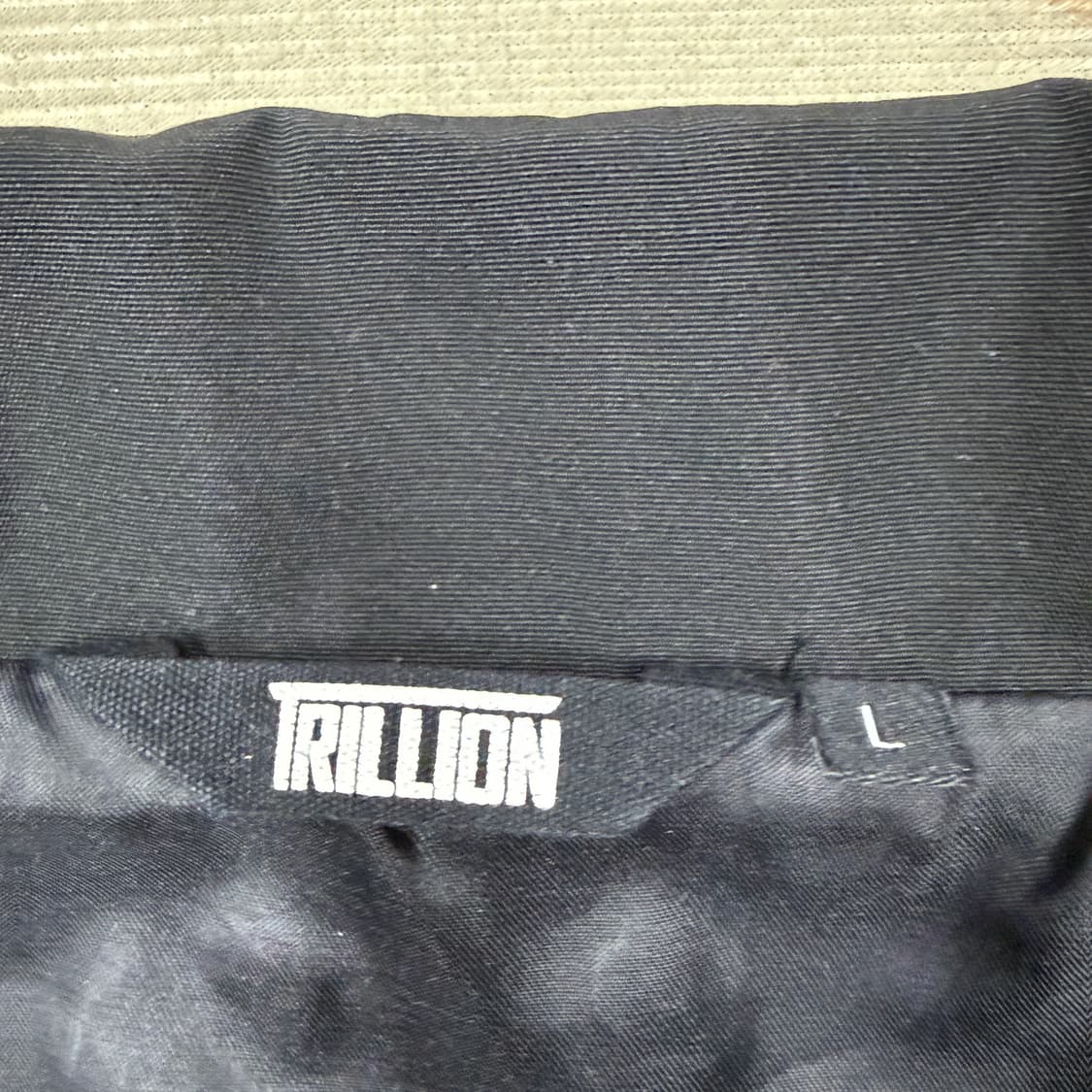 (L)트릴리온 TRILLION 지퍼 포인트 자켓(블랙,2WAY지퍼) 상품이미지2