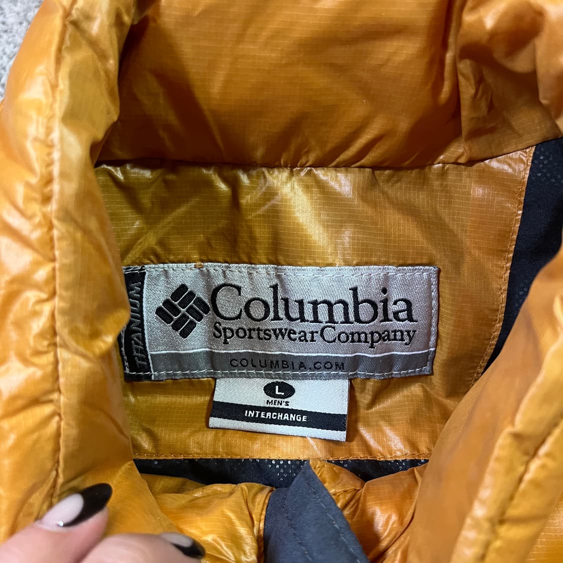 콜롬비아 티타늄 베스트 경량 패딩 상품이미지4