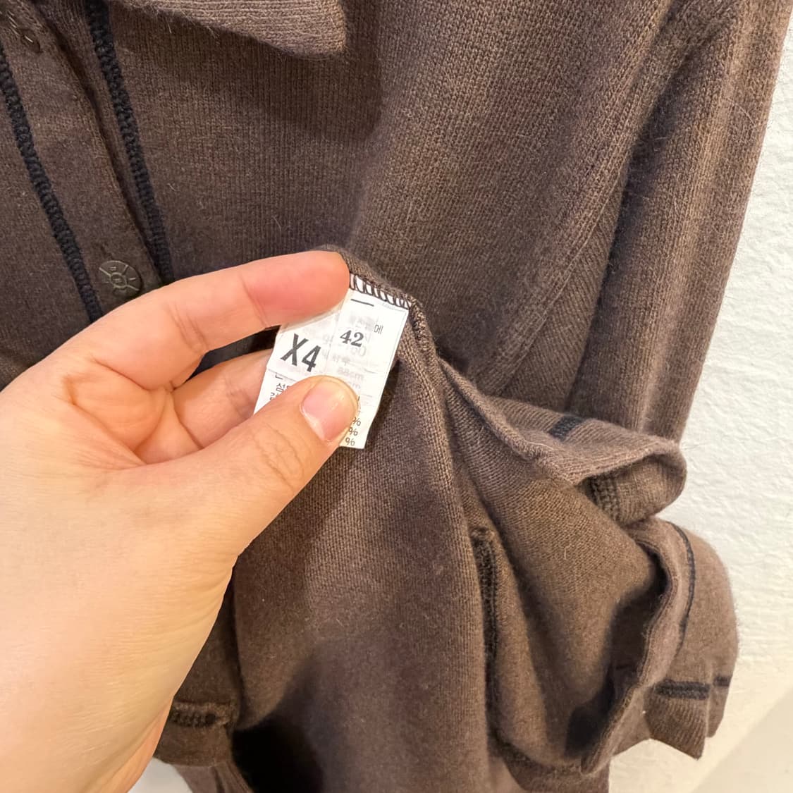 펜디 브라운 카라 니트 가디건 상품이미지3